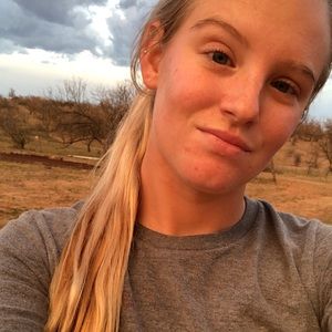 Meet your Posher, Katelyn